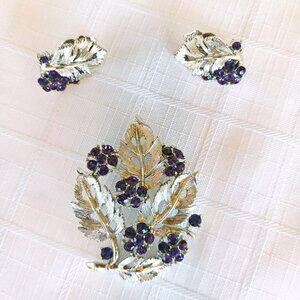 Beautiful Lisner Vintage 60’s Purple Rhinestone Silver Leaf Brooch Earrings Set